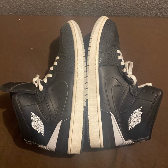 Jordan Black and White Men's Sneakers Air Jordan 1 Low 86 Pure Platinum - Picture 1 of 11